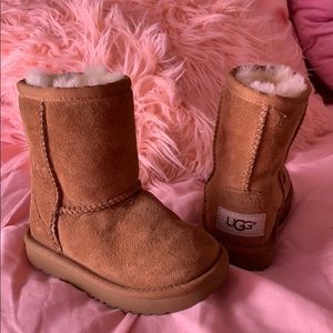 Ugg’s size 7 (toddler) never worn.
